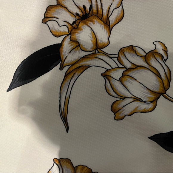 White House Black Market Cream and Black Floral Pencil Skirt - Picture 3 of 4